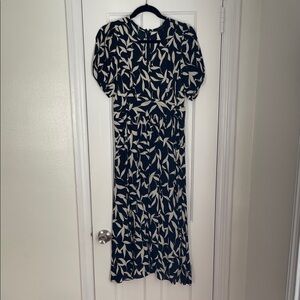 DownEast Black and White Leaf Pattern Midi Dress